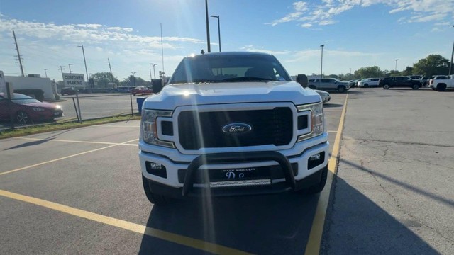 Ford F-150 Vehicle Full-screen Gallery Image 03