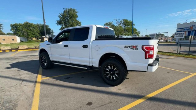 Ford F-150 Vehicle Full-screen Gallery Image 07