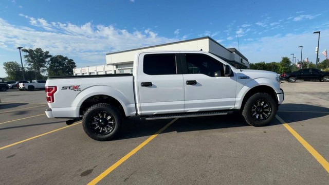 Ford F-150 Vehicle Full-screen Gallery Image 11