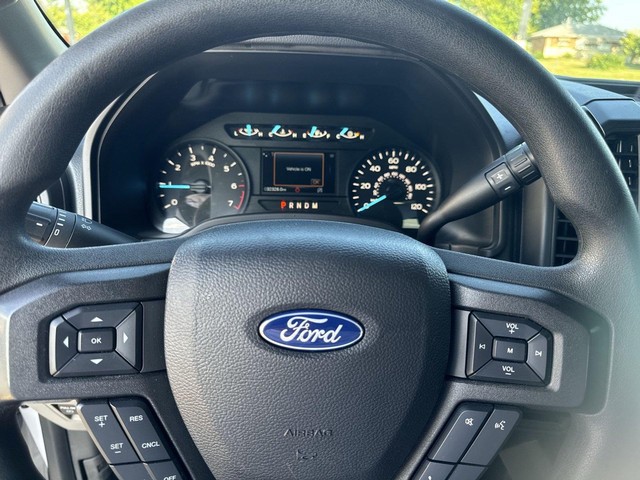 Ford F-150 Vehicle Full-screen Gallery Image 14