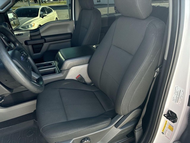 Ford F-150 Vehicle Full-screen Gallery Image 21