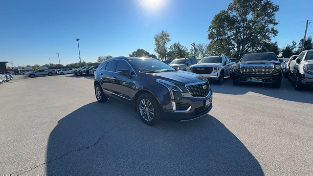 Cadillac XT5 Vehicle Full-screen Gallery Image 03