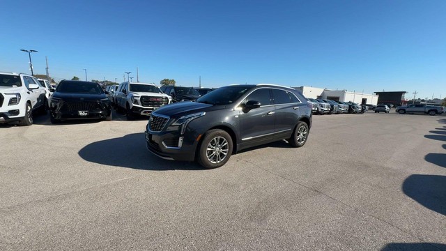Cadillac XT5 Vehicle Full-screen Gallery Image 06