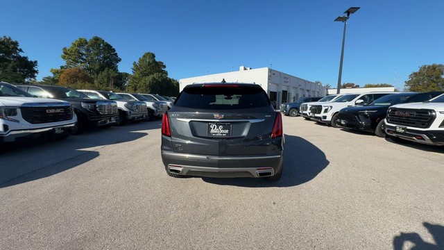 Cadillac XT5 Vehicle Full-screen Gallery Image 10