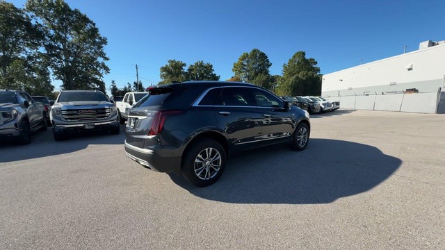 Cadillac XT5 Vehicle Full-screen Gallery Image 11