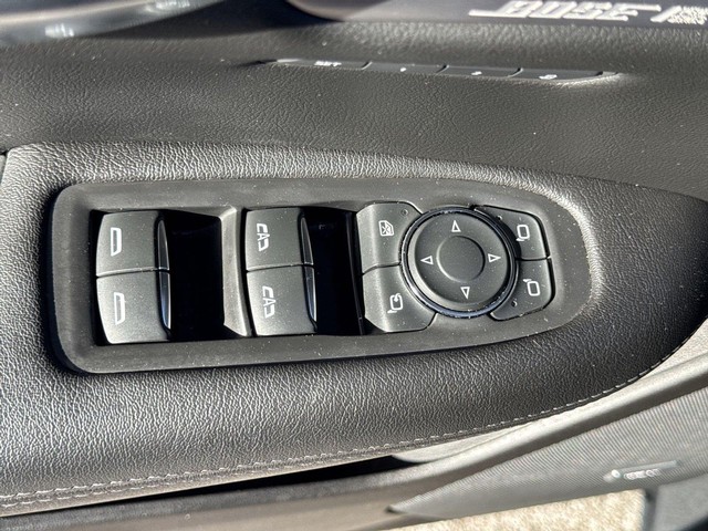 Cadillac XT5 Vehicle Full-screen Gallery Image 34