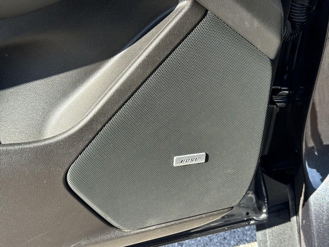 Cadillac XT5 Vehicle Full-screen Gallery Image 35