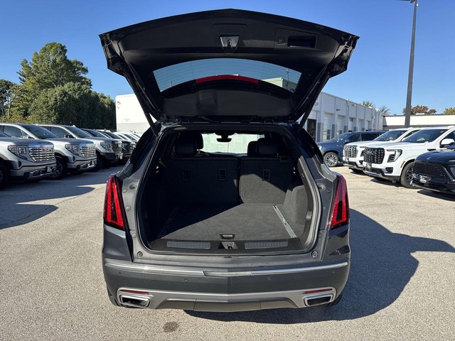 Cadillac XT5 Vehicle Full-screen Gallery Image 37