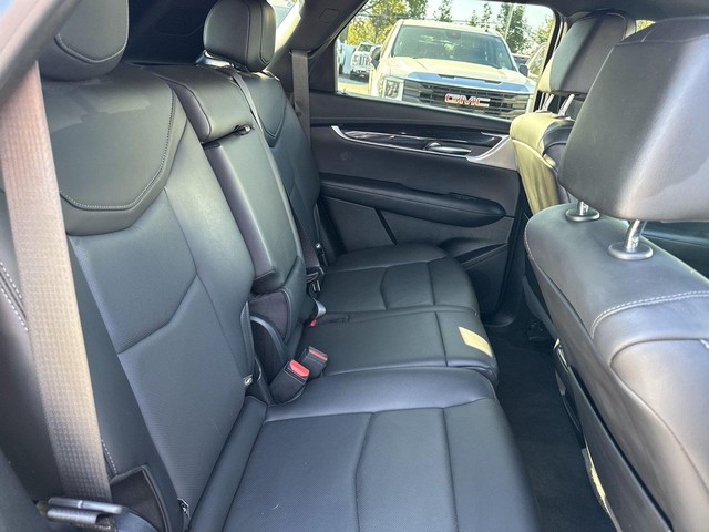 Cadillac XT5 Vehicle Full-screen Gallery Image 38