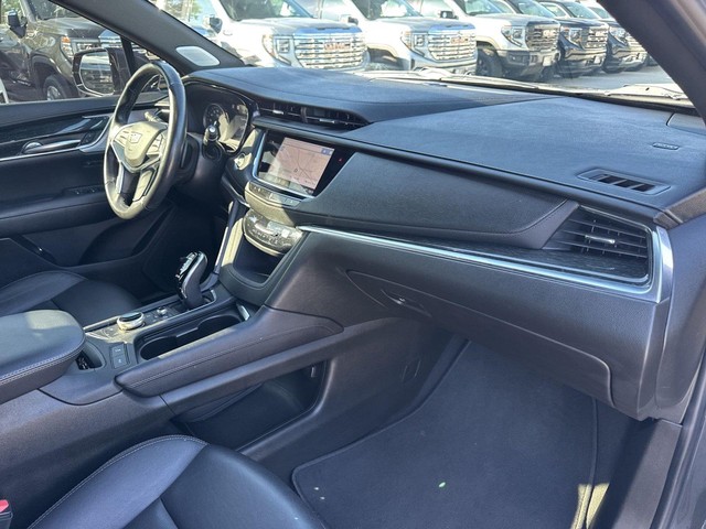 Cadillac XT5 Vehicle Full-screen Gallery Image 40