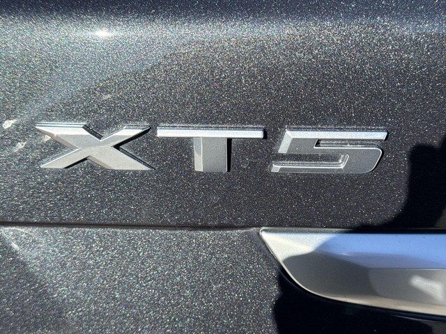 Cadillac XT5 Vehicle Full-screen Gallery Image 43
