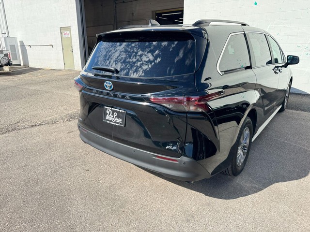 Toyota Sienna Vehicle Full-screen Gallery Image 09