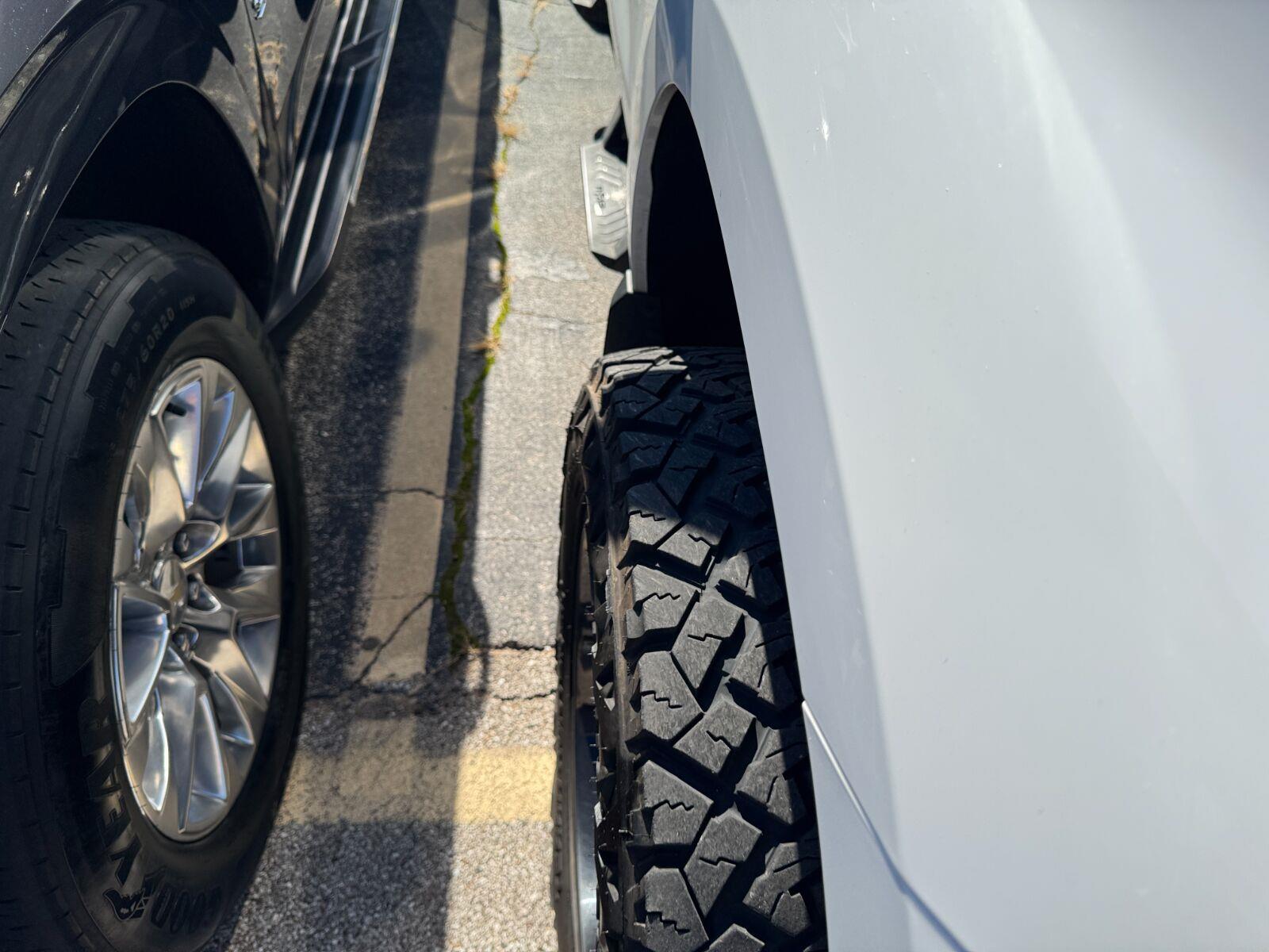 Chevrolet Silverado 1500 Vehicle Full-screen Gallery Image 13