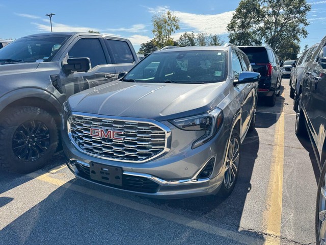 GMC Terrain Vehicle Full-screen Gallery Image 02