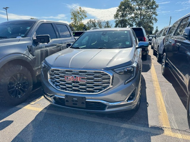 GMC Terrain Vehicle Full-screen Gallery Image 03