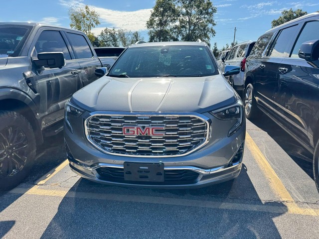 GMC Terrain Vehicle Full-screen Gallery Image 05