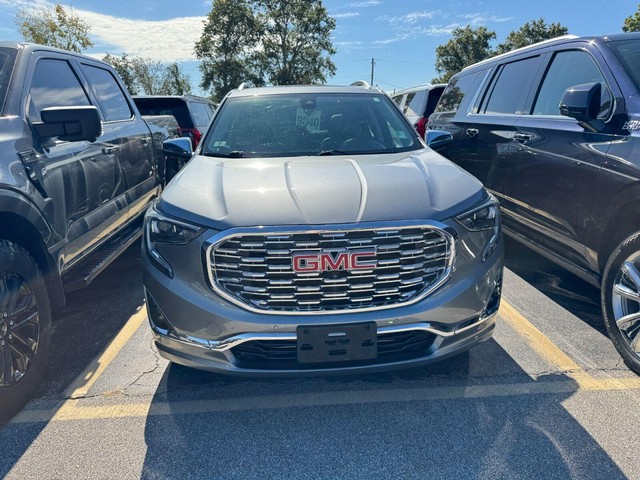 GMC Terrain Vehicle Full-screen Gallery Image 06