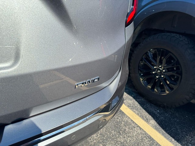 GMC Terrain Vehicle Full-screen Gallery Image 15