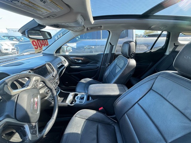GMC Terrain Vehicle Full-screen Gallery Image 19