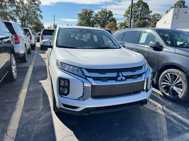 Mitsubishi Outlander Sport Vehicle Full-screen Gallery Image 09