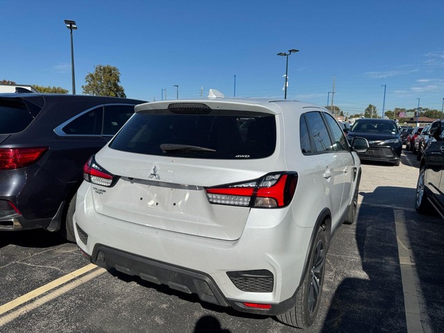 Mitsubishi Outlander Sport Vehicle Full-screen Gallery Image 14