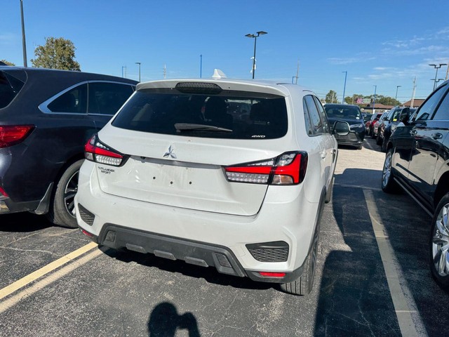 Mitsubishi Outlander Sport Vehicle Full-screen Gallery Image 15