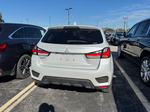 Mitsubishi Outlander Sport Vehicle Full-screen Gallery Image 17