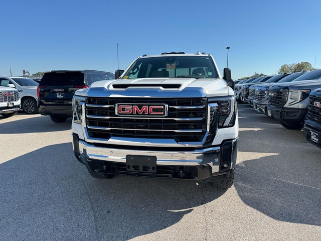 GMC Sierra 2500HD Vehicle Full-screen Gallery Image 03
