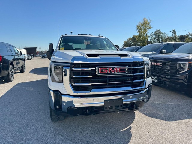 GMC Sierra 2500HD Vehicle Full-screen Gallery Image 06