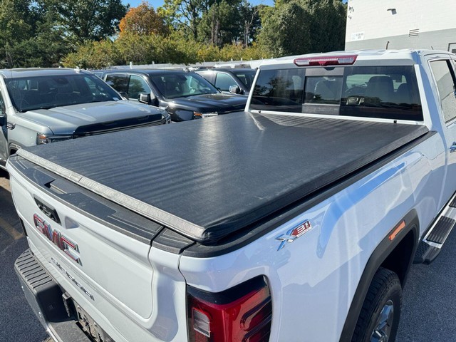 GMC Sierra 2500HD Vehicle Full-screen Gallery Image 17