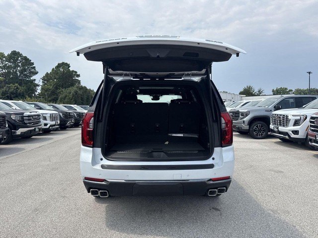 GMC Yukon Vehicle Full-screen Gallery Image 25