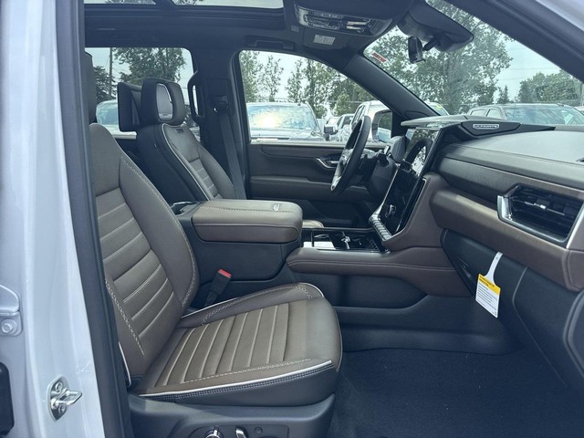 GMC Yukon Vehicle Full-screen Gallery Image 26