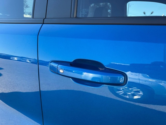Chevrolet Colorado Vehicle Full-screen Gallery Image 14