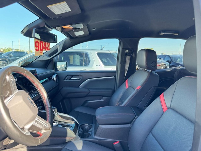 Chevrolet Colorado Vehicle Full-screen Gallery Image 18