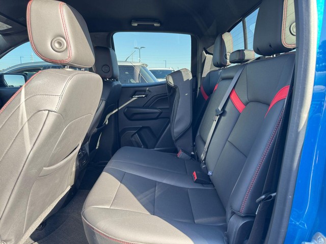 Chevrolet Colorado Vehicle Full-screen Gallery Image 20