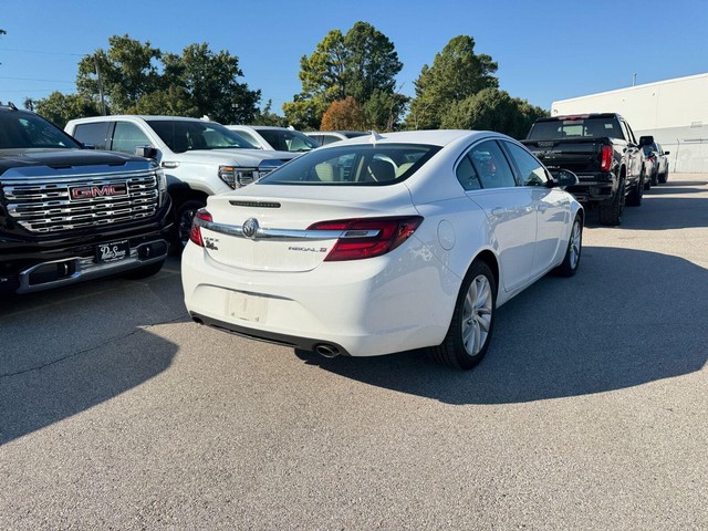 Buick Regal Vehicle Full-screen Gallery Image 14