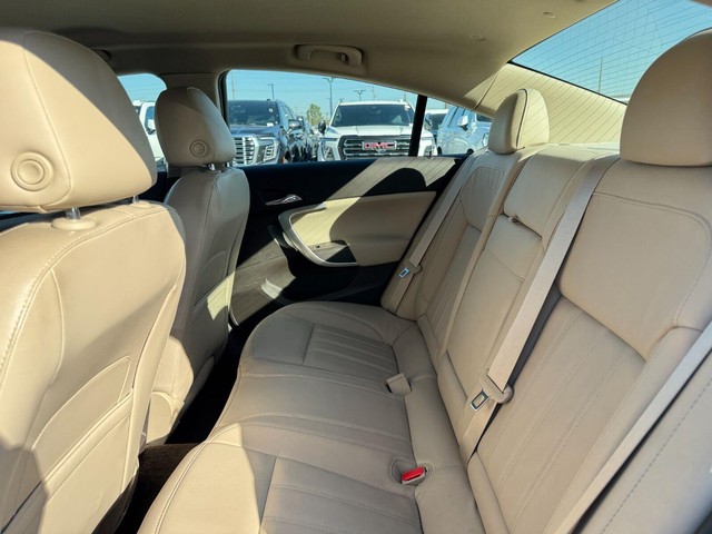 Buick Regal Vehicle Full-screen Gallery Image 18