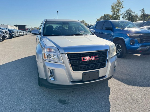 GMC Terrain Vehicle Full-screen Gallery Image 06