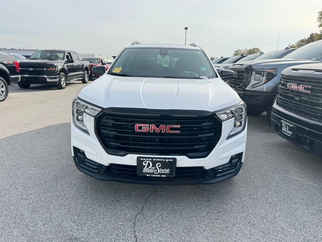GMC Terrain Vehicle Full-screen Gallery Image 03