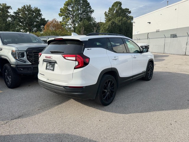 GMC Terrain Vehicle Full-screen Gallery Image 10