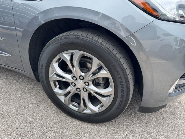 Buick Enclave Vehicle Full-screen Gallery Image 06