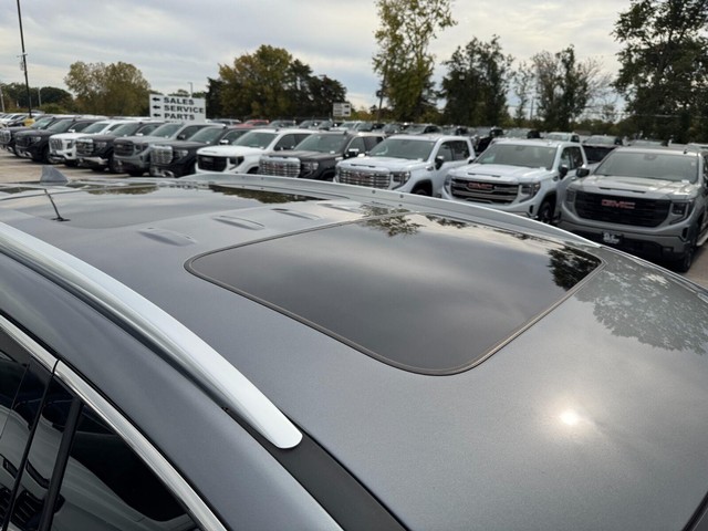 Buick Enclave Vehicle Full-screen Gallery Image 10