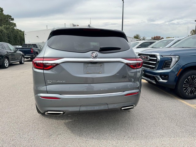 Buick Enclave Vehicle Full-screen Gallery Image 11