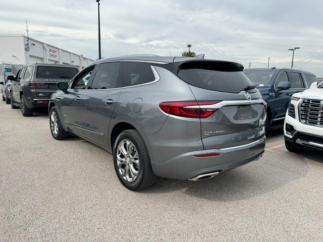 Buick Enclave Vehicle Full-screen Gallery Image 14