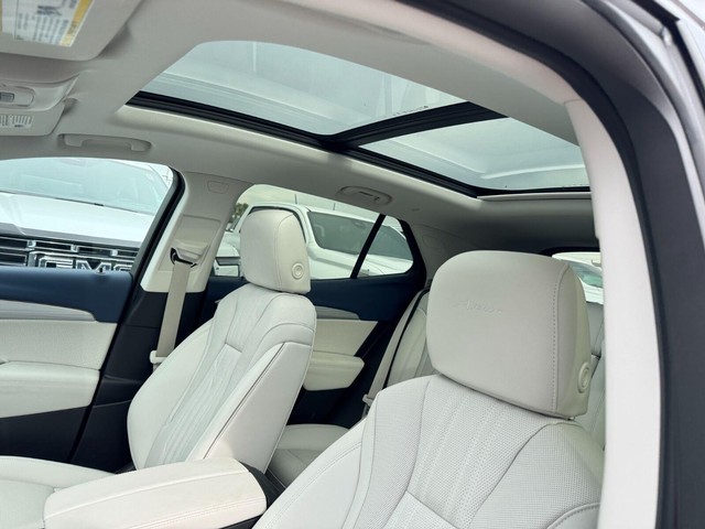 Buick Envision Vehicle Full-screen Gallery Image 15