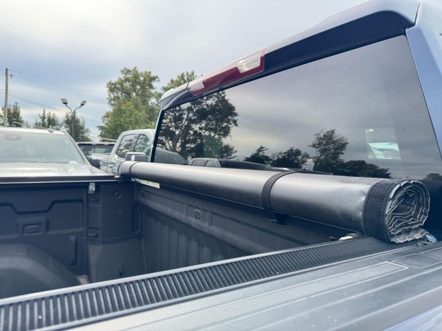 Chevrolet Silverado 1500 Vehicle Full-screen Gallery Image 13