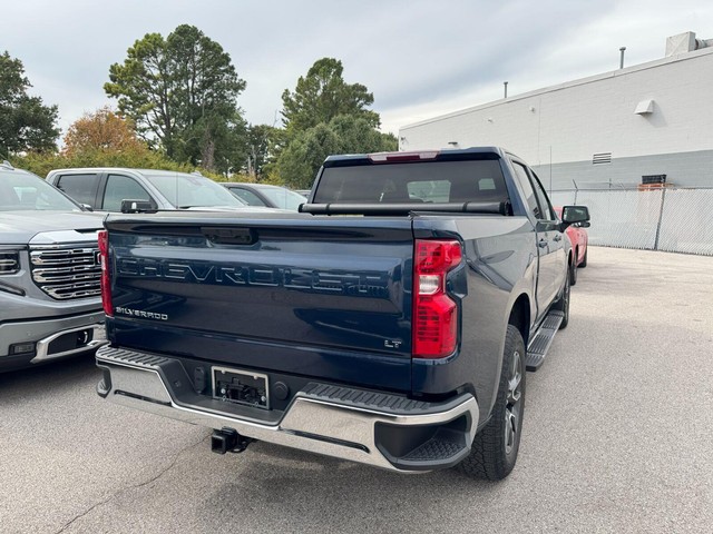 Chevrolet Silverado 1500 Vehicle Full-screen Gallery Image 15