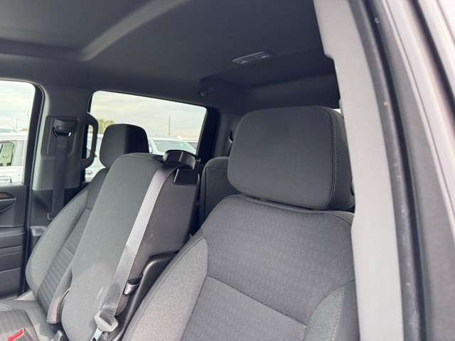 Chevrolet Silverado 1500 Vehicle Full-screen Gallery Image 18