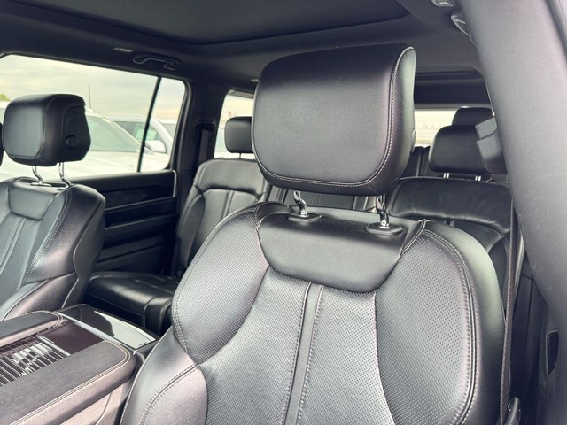 Jeep Wagoneer Vehicle Full-screen Gallery Image 11