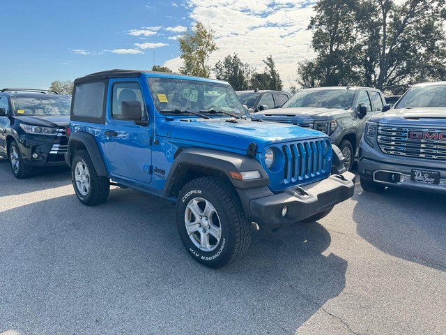 Jeep Wrangler Vehicle Full-screen Gallery Image 03
